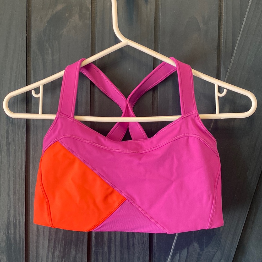 Size 4 Lulu Lemon 🍋 Sports Bra.